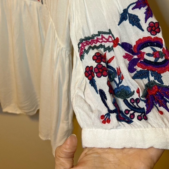 Zara Floral Embroidered Top - Picture 4 of 9